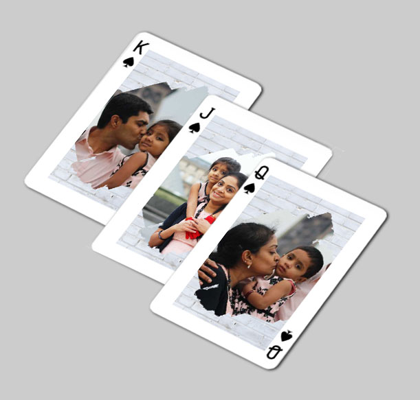 Playing cards personalized with family photos, ideal for unique gifts